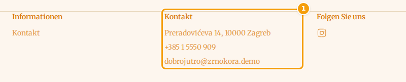 Die Fußzeile einer Website: In der Spalte Kontakt stehen Adresse, Telefonnummer und E-Mail-Adresse (1) — sie stammen aus Ihrer Venue